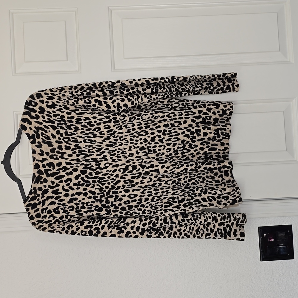 Calvin Klein Leopard Print Blouse - Black and Tan Sz Med - Picture 4 of 4